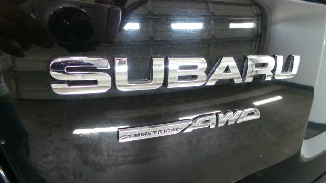 Subaru Outback 2010 photo 2