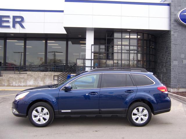 Subaru Outback 2010 photo 1