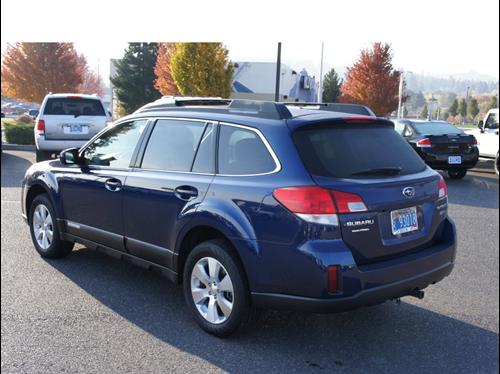 Subaru Outback 2010 photo 2