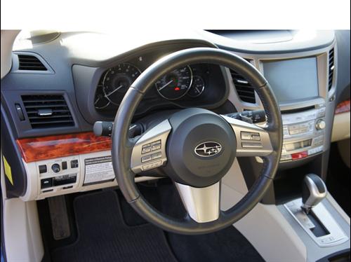 Subaru Outback 2010 photo 4