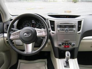 Subaru Outback 2010 photo 3