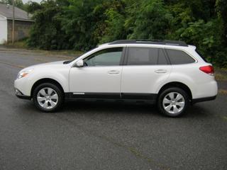 Subaru Outback 2010 photo 4