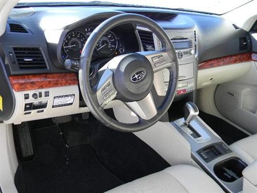 Subaru Outback 2010 photo 4