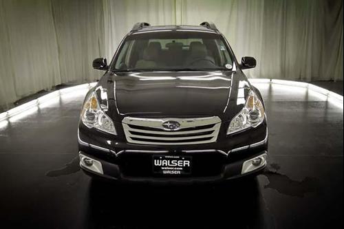 Subaru Outback 2010 photo 1