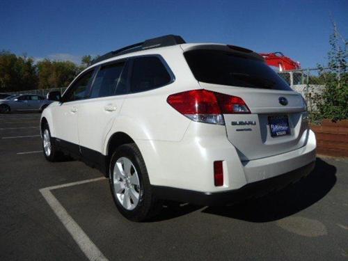 Subaru Outback 2010 photo 2
