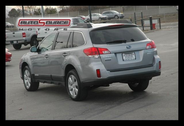 Subaru Outback 2010 photo 5