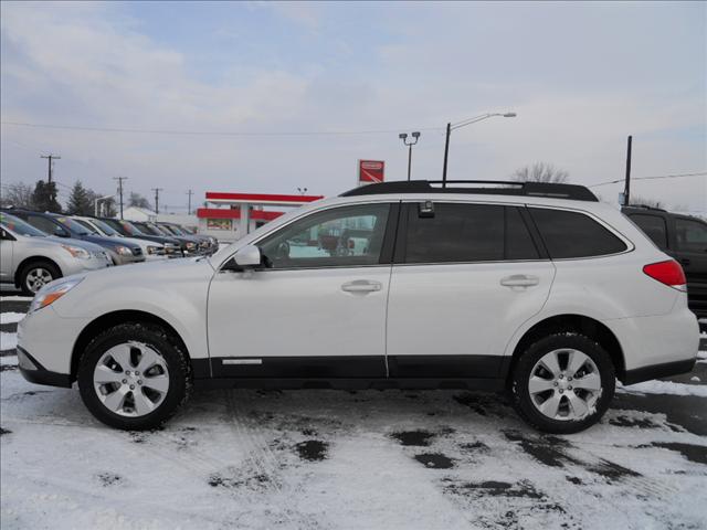 Subaru Outback 2010 photo 2