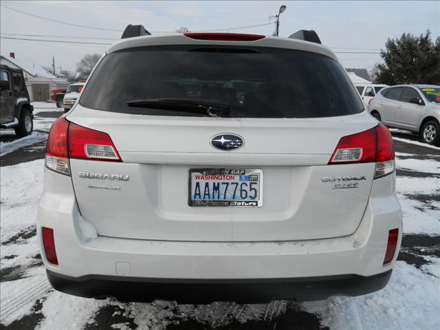 Subaru Outback 2010 photo 4