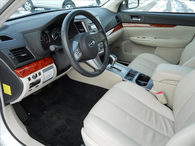 Subaru Outback 2010 photo 5