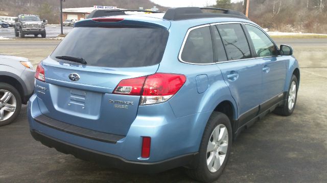 Subaru Outback 2.3T Sedan 4D SUV