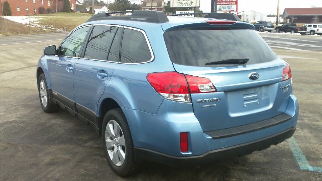 Subaru Outback 2010 photo 1