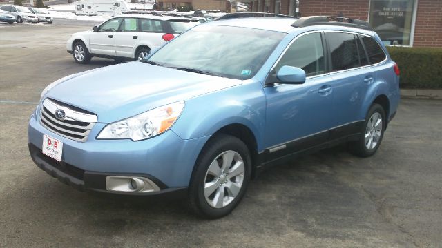 Subaru Outback 2010 photo 2