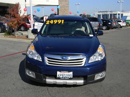 Subaru Outback 2010 photo 2
