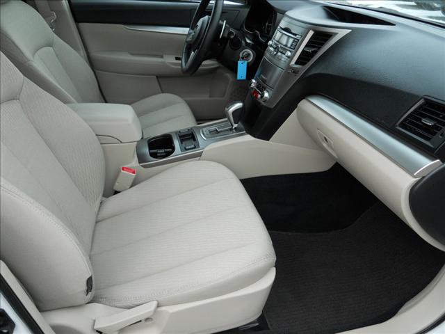 Subaru Outback 2010 photo 3