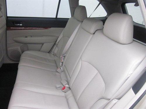 Subaru Outback 2010 photo 3