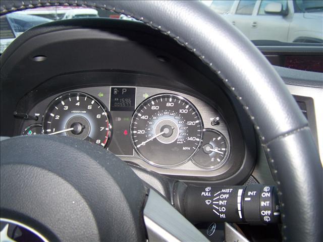 Subaru Outback 2010 photo 3