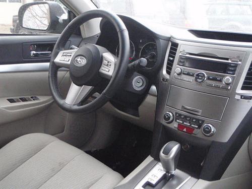 Subaru Outback 2010 photo 3