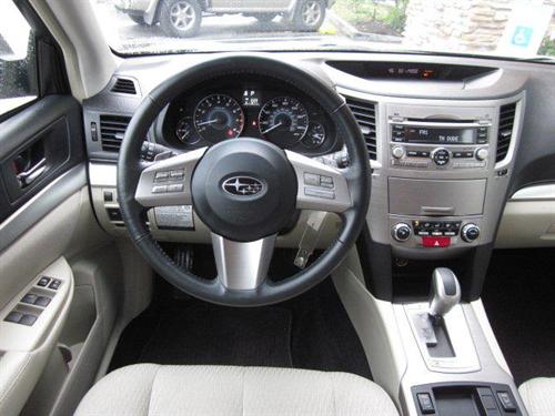 Subaru Outback 2010 photo 4