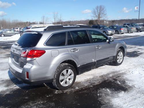 Subaru Outback 2010 photo 2