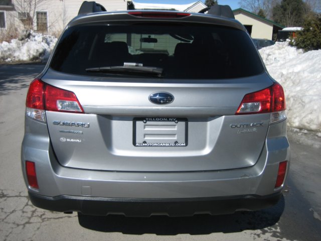 Subaru Outback 2010 photo 1