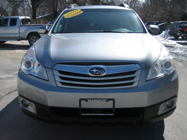Subaru Outback 2010 photo 4