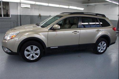 Subaru Outback 2010 photo 1