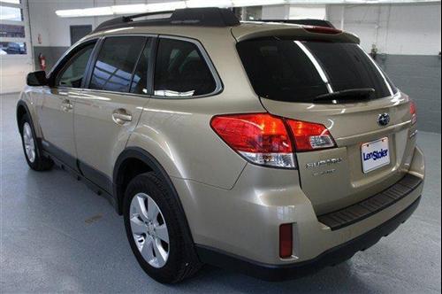 Subaru Outback 2010 photo 2