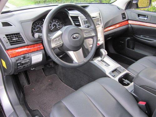 Subaru Outback 2010 photo 3