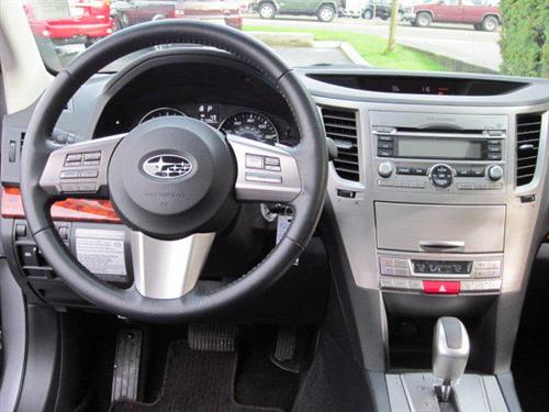 Subaru Outback 2010 photo 5