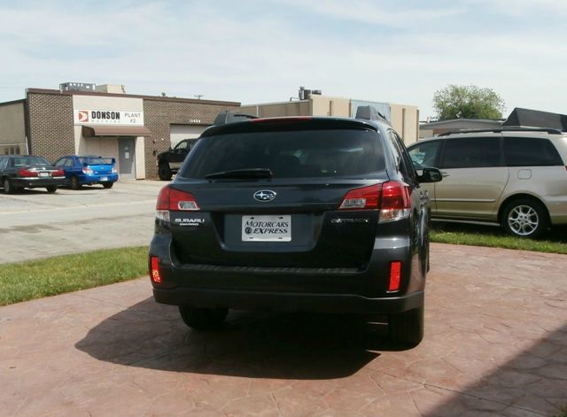 Subaru Outback 2010 photo 1