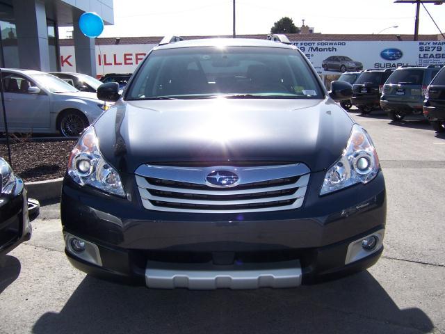 Subaru Outback 2010 photo 4