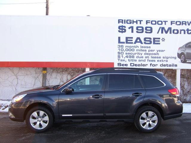 Subaru Outback 2010 photo 1