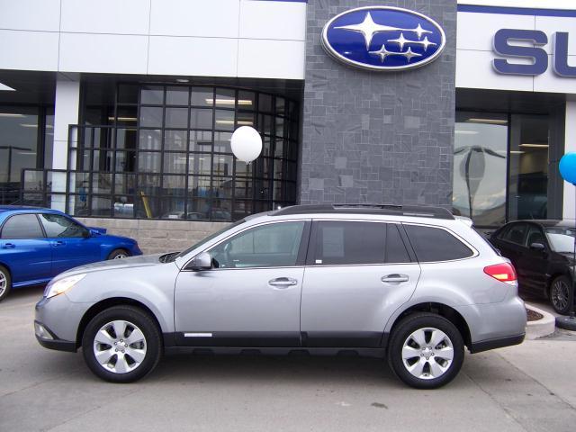 Subaru Outback 2010 photo 1