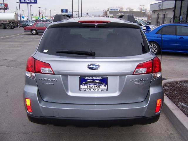 Subaru Outback 2010 photo 3