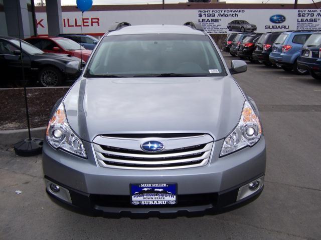 Subaru Outback 2010 photo 4