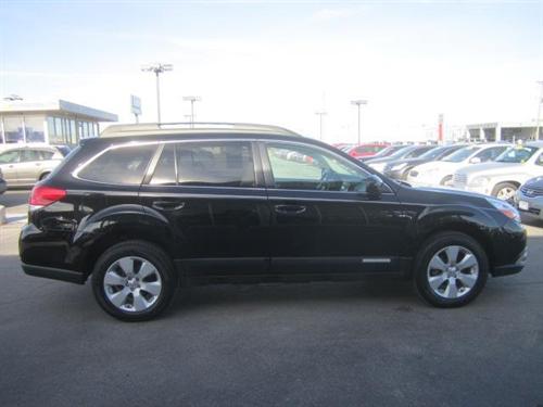 Subaru Outback 2010 photo 2