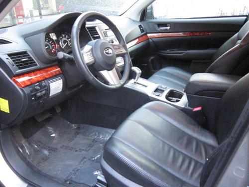Subaru Outback 2010 photo 1