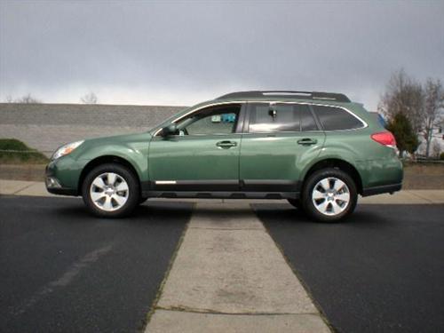 Subaru Outback 2010 photo 2