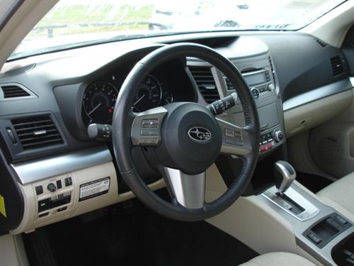 Subaru Outback 2010 photo 1