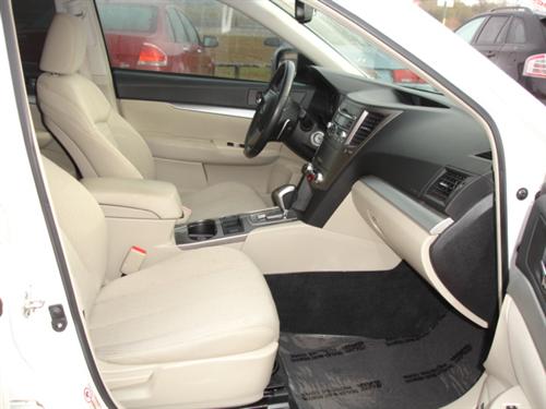 Subaru Outback 2010 photo 2