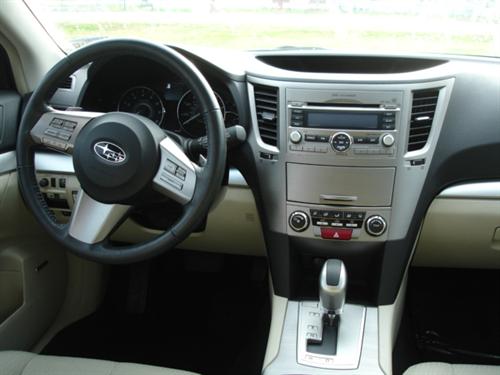 Subaru Outback 2010 photo 4