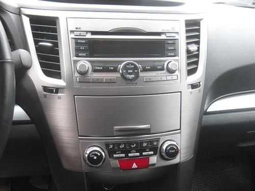 Subaru Outback 2010 photo 2