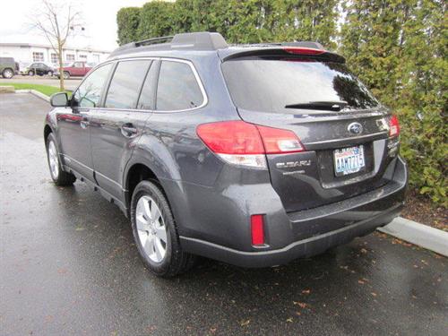 Subaru Outback 2010 photo 2