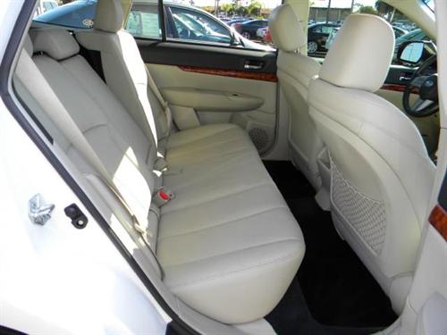 Subaru Outback 2010 photo 3
