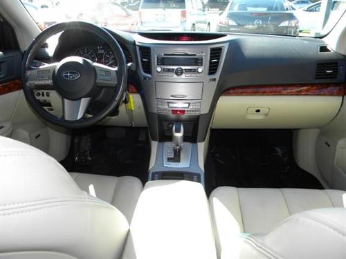 Subaru Outback 2010 photo 4