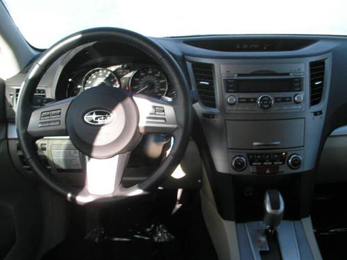Subaru Outback 2010 photo 5