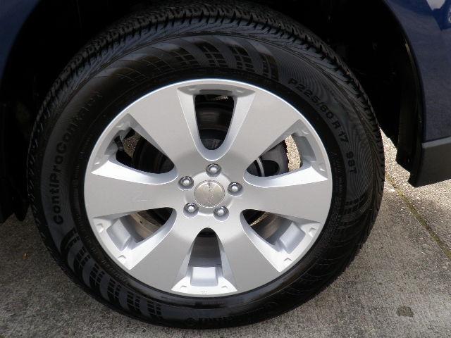 Subaru Outback 2011 photo 4