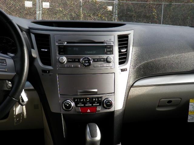 Subaru Outback 2011 photo 5