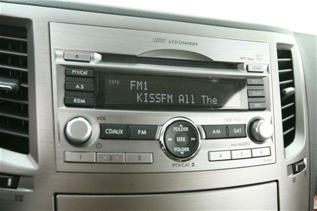 Subaru Outback 2011 photo 3