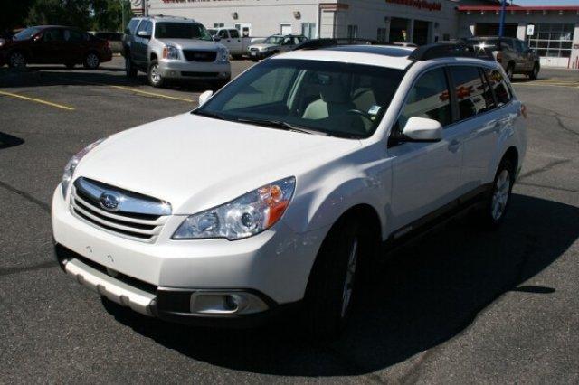 Subaru Outback 2011 photo 1
